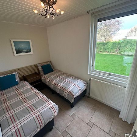 Cozy Holiday Home In Julianadorp With Garden Екстериор снимка